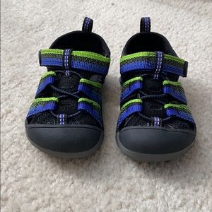 Toddler Keens size 6